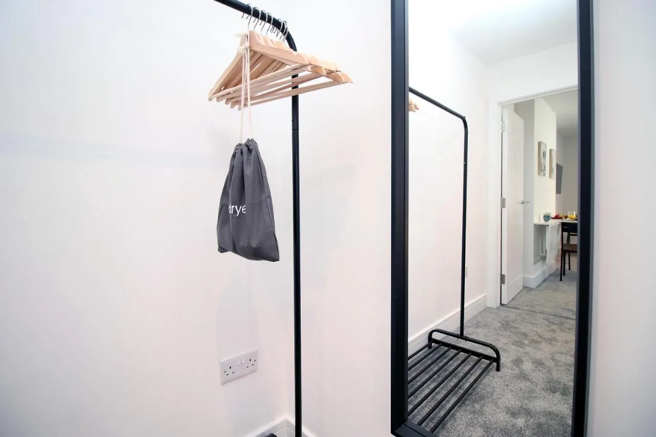 Apartment No 49 City Apartments, Perfect For Business And Leisure Stays, 10 Min Drive Into City Centre, Easy Access To Local Transport, 1Br And 2Br Available, Free Parking Cardiff United Kingdom