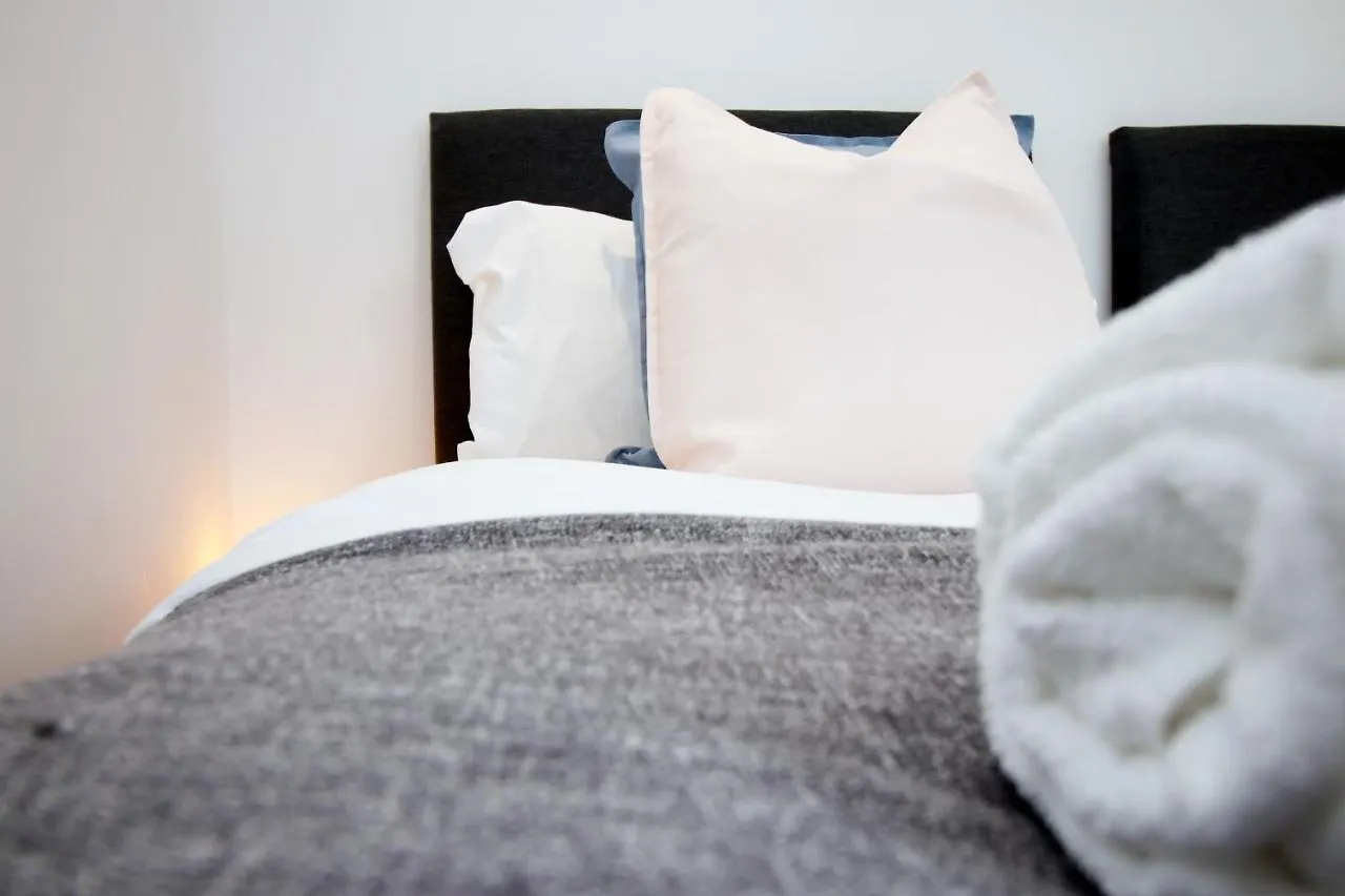 Apartment No 49 City Apartments, Perfect For Business And Leisure Stays, 10 Min Drive Into City Centre, Easy Access To Local Transport, 1Br And 2Br Available, Free Parking Cardiff