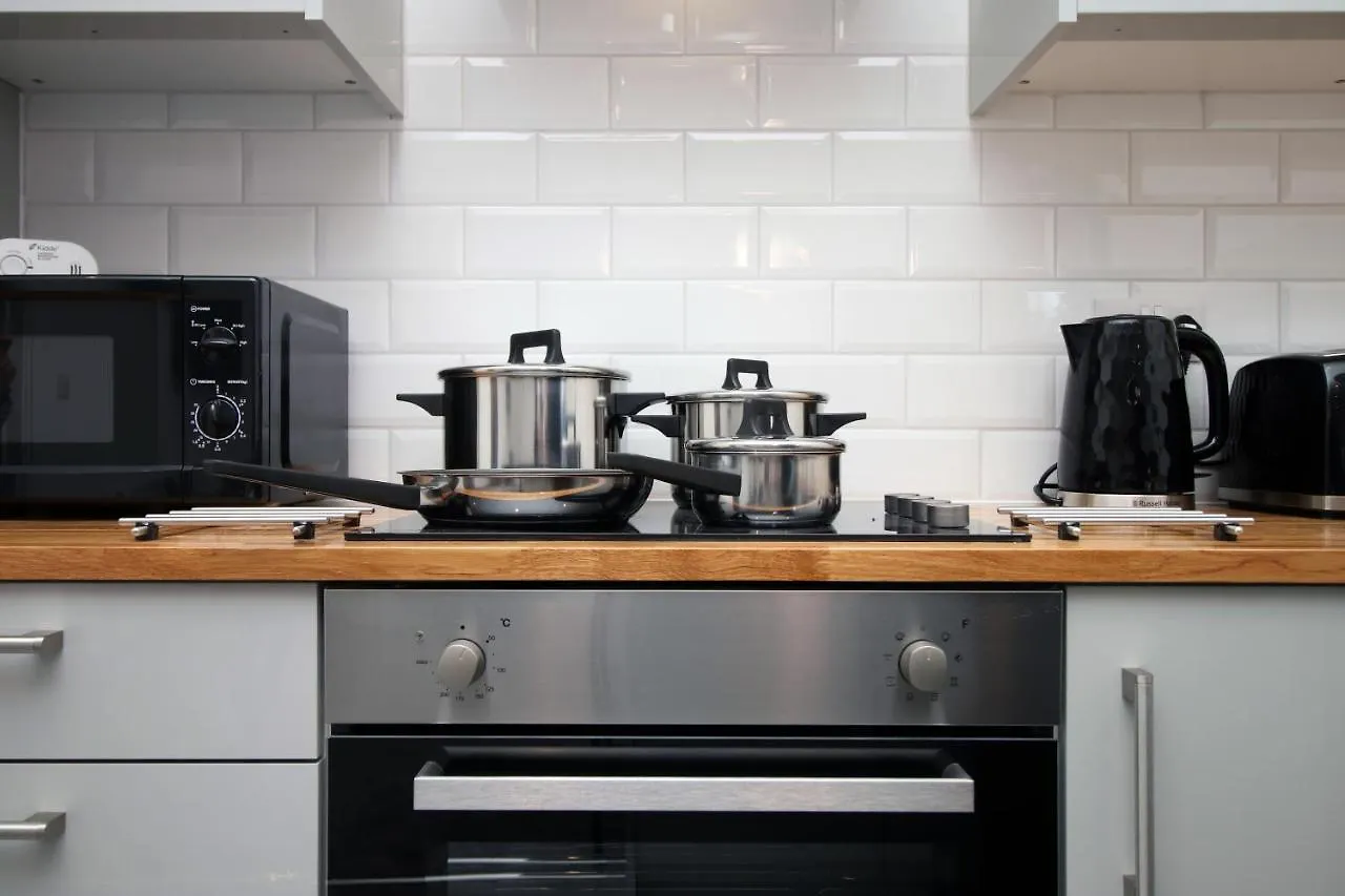 No 49 City Apartments, Perfect For Business And Leisure Stays, 10 Min Drive Into City Centre, Easy Access To Local Transport, 1Br And 2Br Available, Free Parking Cardiff 0*,