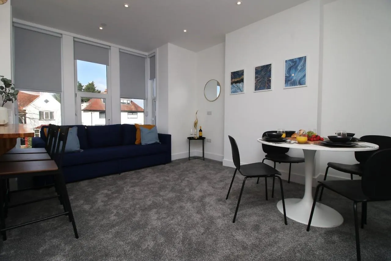 No 49 City Apartments, Perfect For Business And Leisure Stays, 10 Min Drive Into City Centre, Easy Access To Local Transport, 1Br And 2Br Available, Free Parking Cardiff United Kingdom