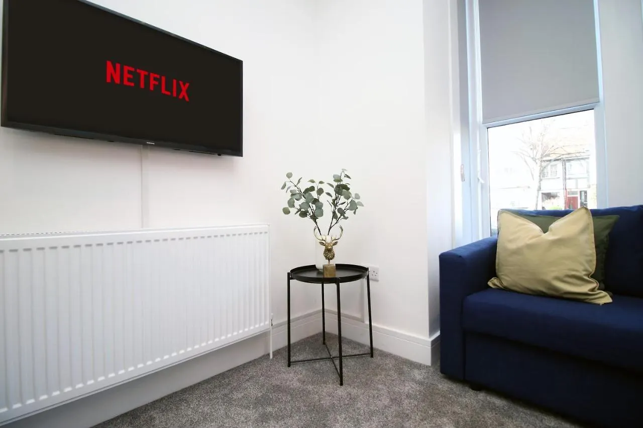 No 49 City Apartments, Perfect For Business And Leisure Stays, 10 Min Drive Into City Centre, Easy Access To Local Transport, 1Br And 2Br Available, Free Parking Cardiff Apartment