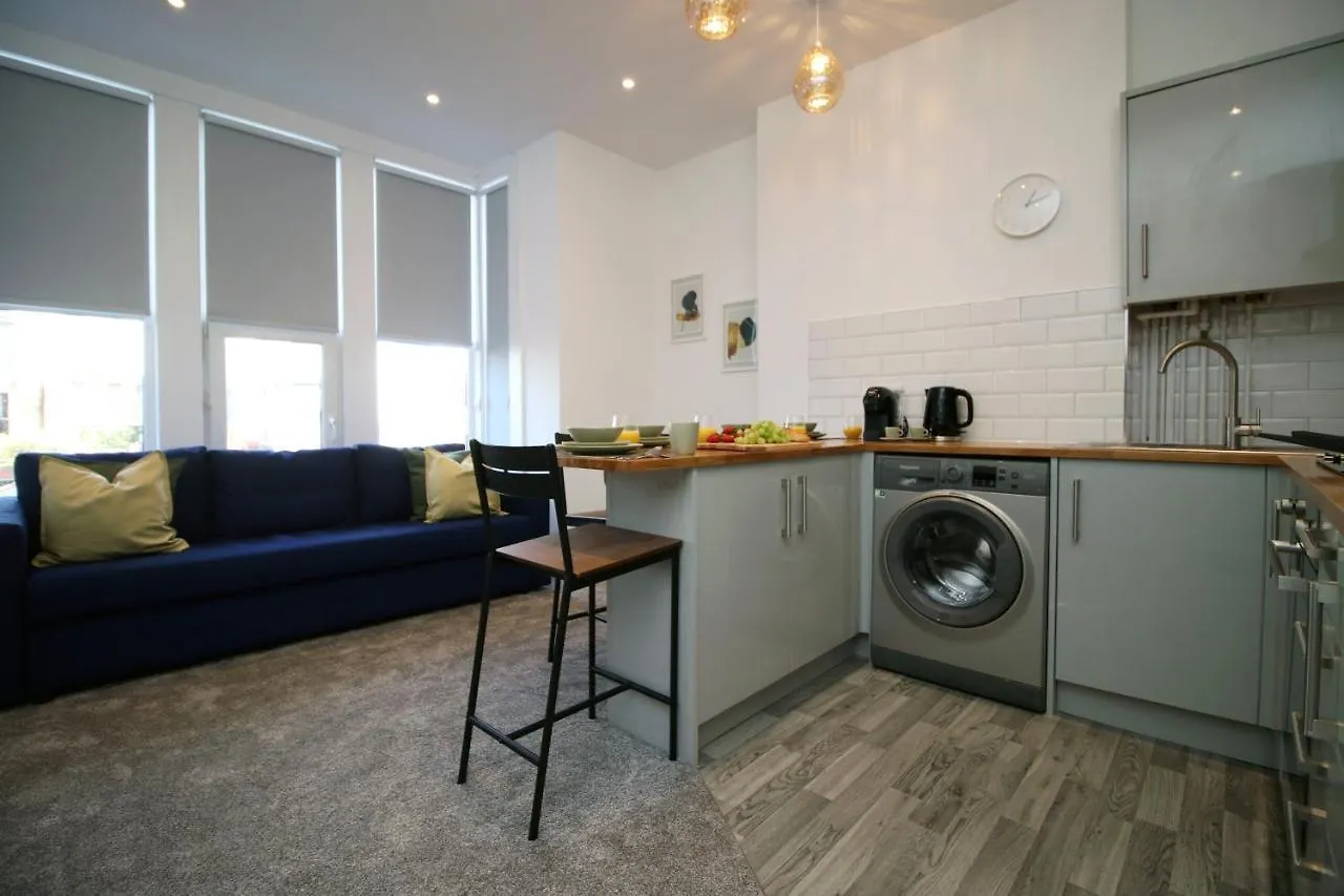 No 49 City Apartments, Perfect For Business And Leisure Stays, 10 Min Drive Into City Centre, Easy Access To Local Transport, 1Br And 2Br Available, Free Parking Cardiff Apartment