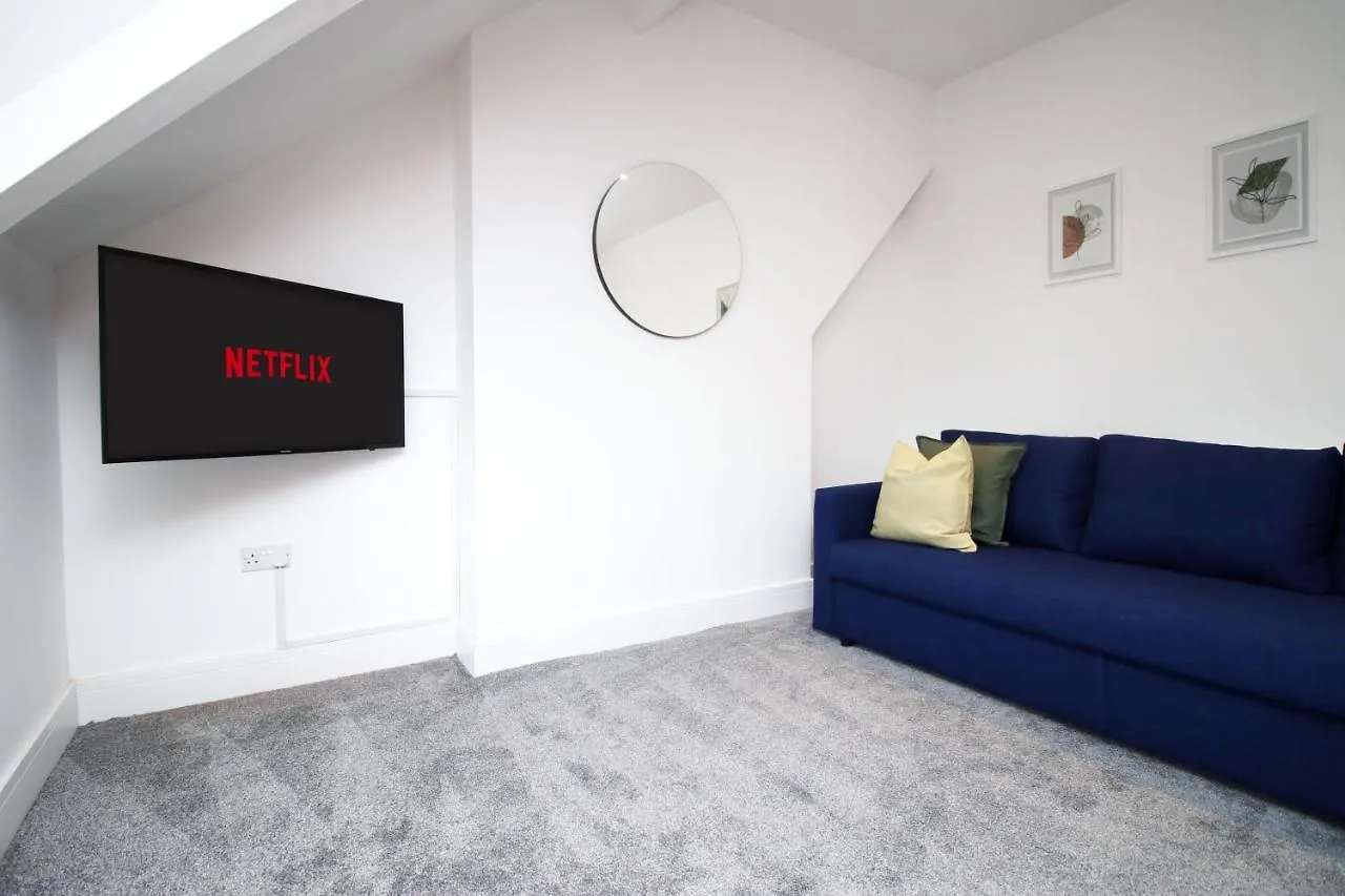 No 49 City Apartments, Perfect For Business And Leisure Stays, 10 Min Drive Into City Centre, Easy Access To Local Transport, 1Br And 2Br Available, Free Parking Cardiff