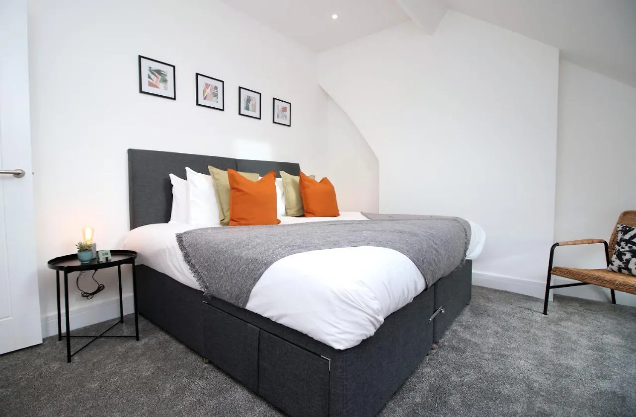 No 49 City Apartments, Perfect For Business And Leisure Stays, 10 Min Drive Into City Centre, Easy Access To Local Transport, 1Br And 2Br Available, Free Parking Cardiff