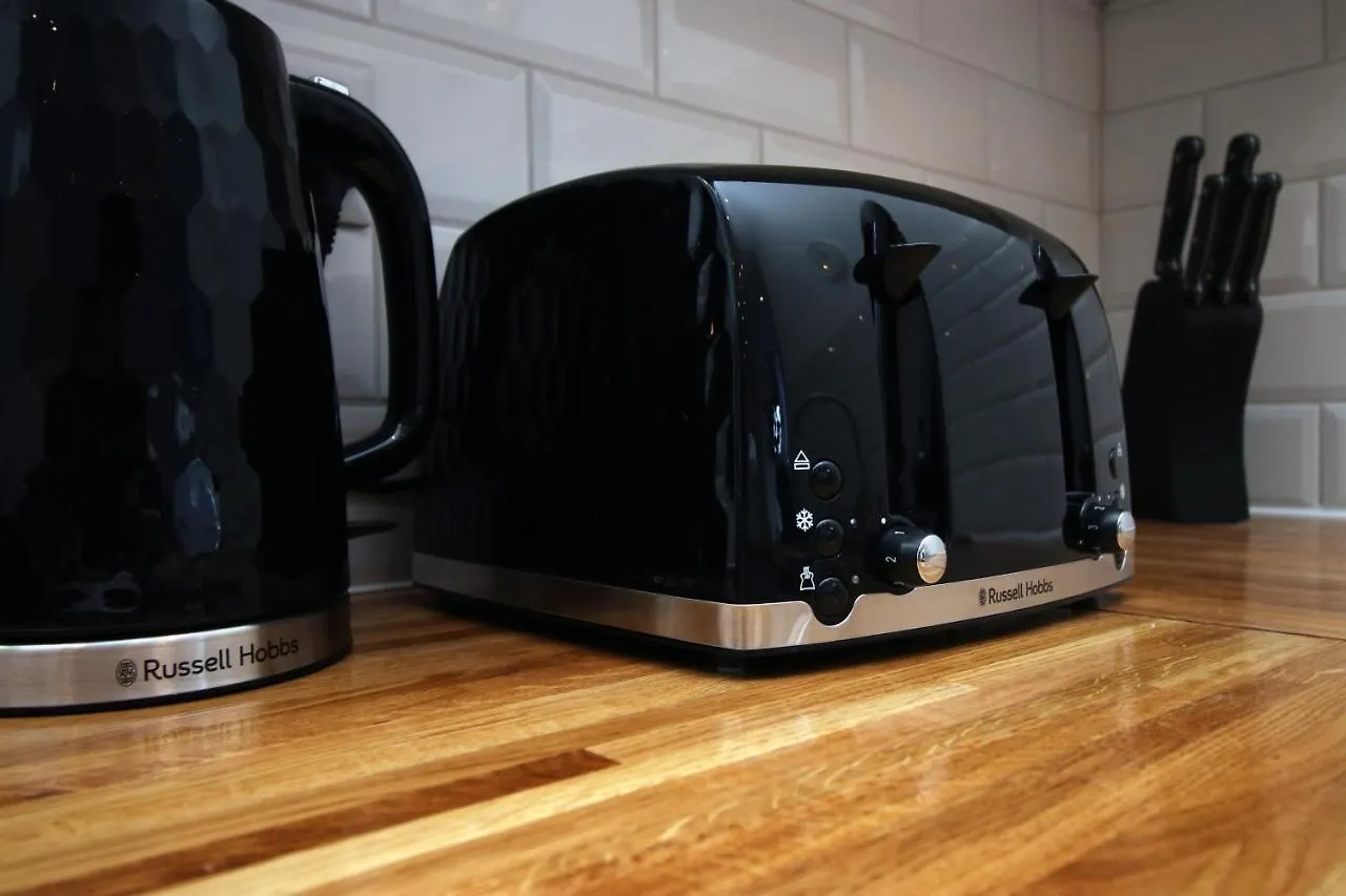 Apartment No 49 City Apartments, Perfect For Business And Leisure Stays, 10 Min Drive Into City Centre, Easy Access To Local Transport, 1Br And 2Br Available, Free Parking Cardiff United Kingdom