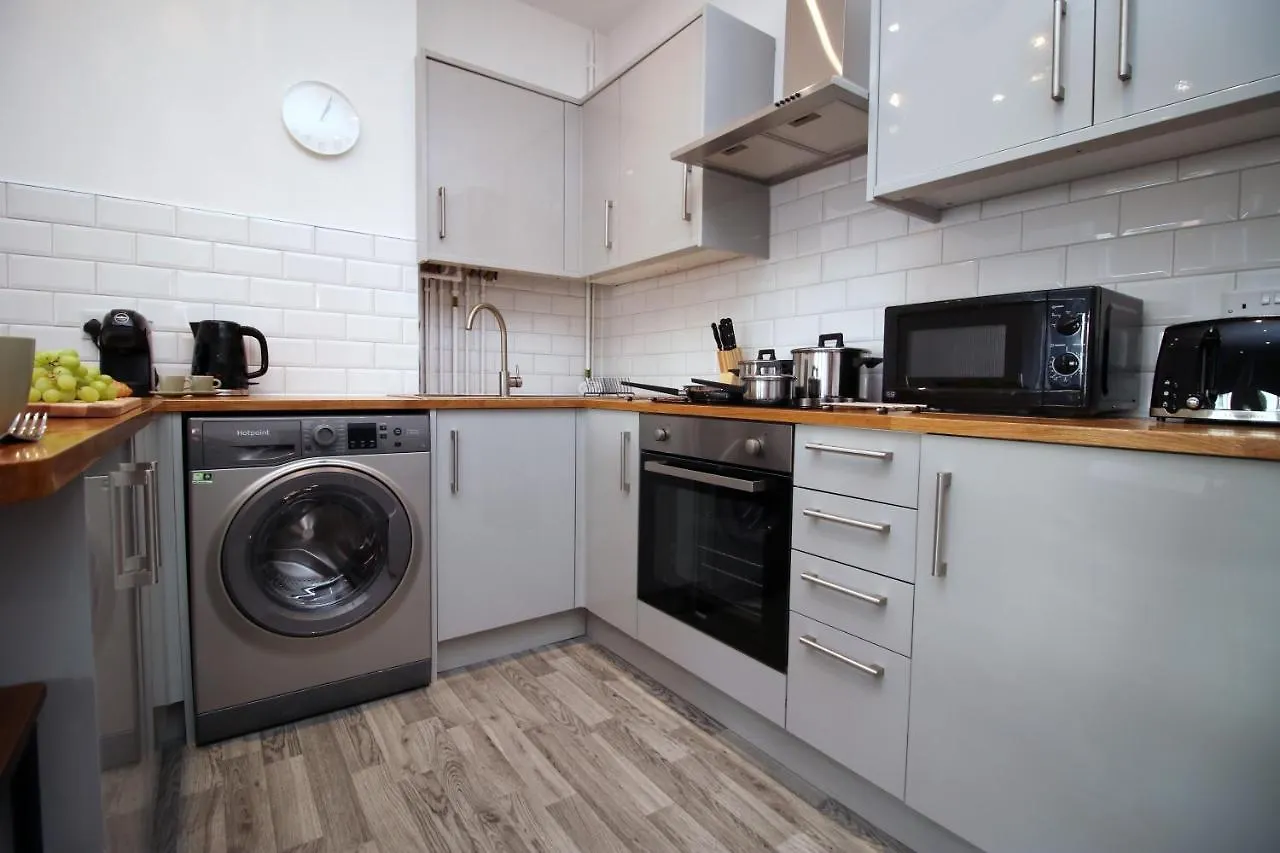 No 49 City Apartments, Perfect For Business And Leisure Stays, 10 Min Drive Into City Centre, Easy Access To Local Transport, 1Br And 2Br Available, Free Parking Cardiff 0*,