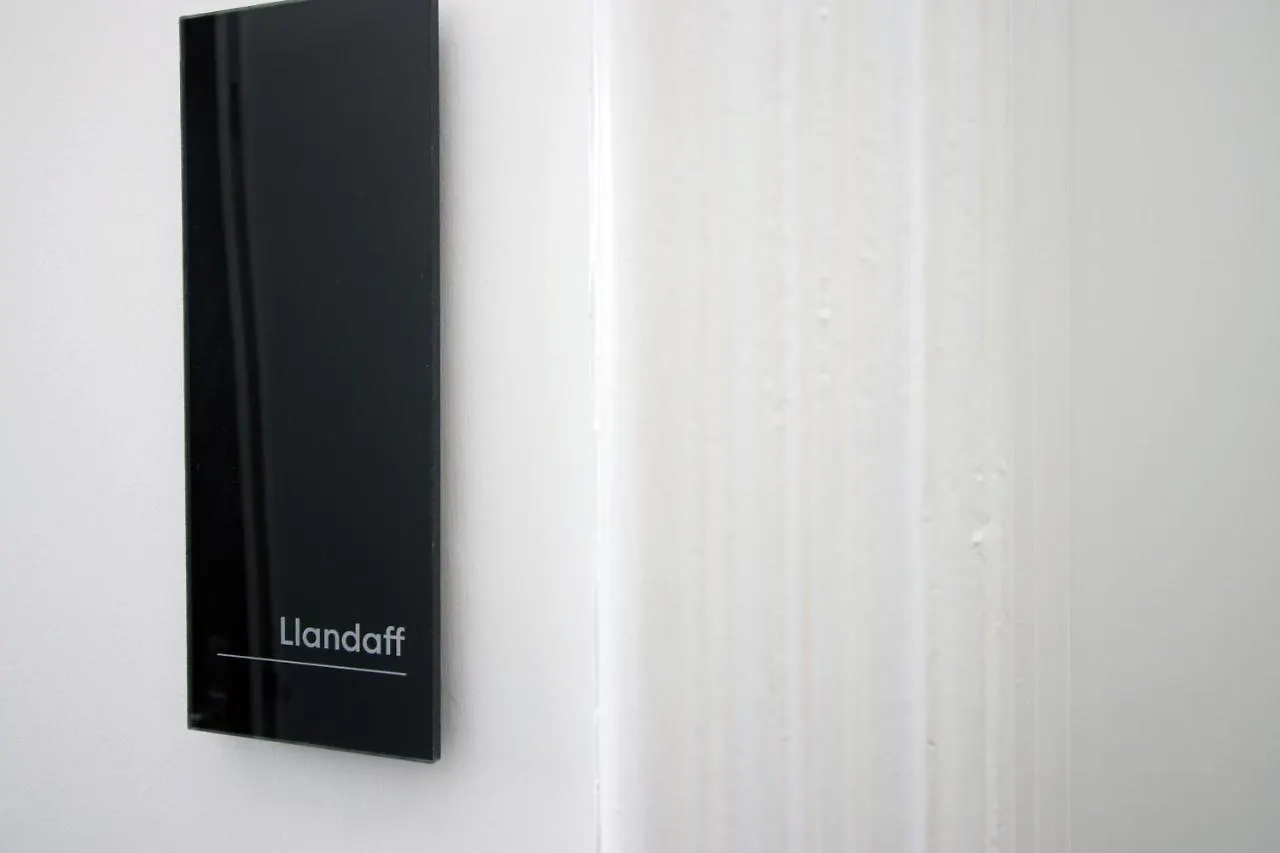 Apartment No 49 City Apartments, Perfect For Business And Leisure Stays, 10 Min Drive Into City Centre, Easy Access To Local Transport, 1Br And 2Br Available, Free Parking Cardiff