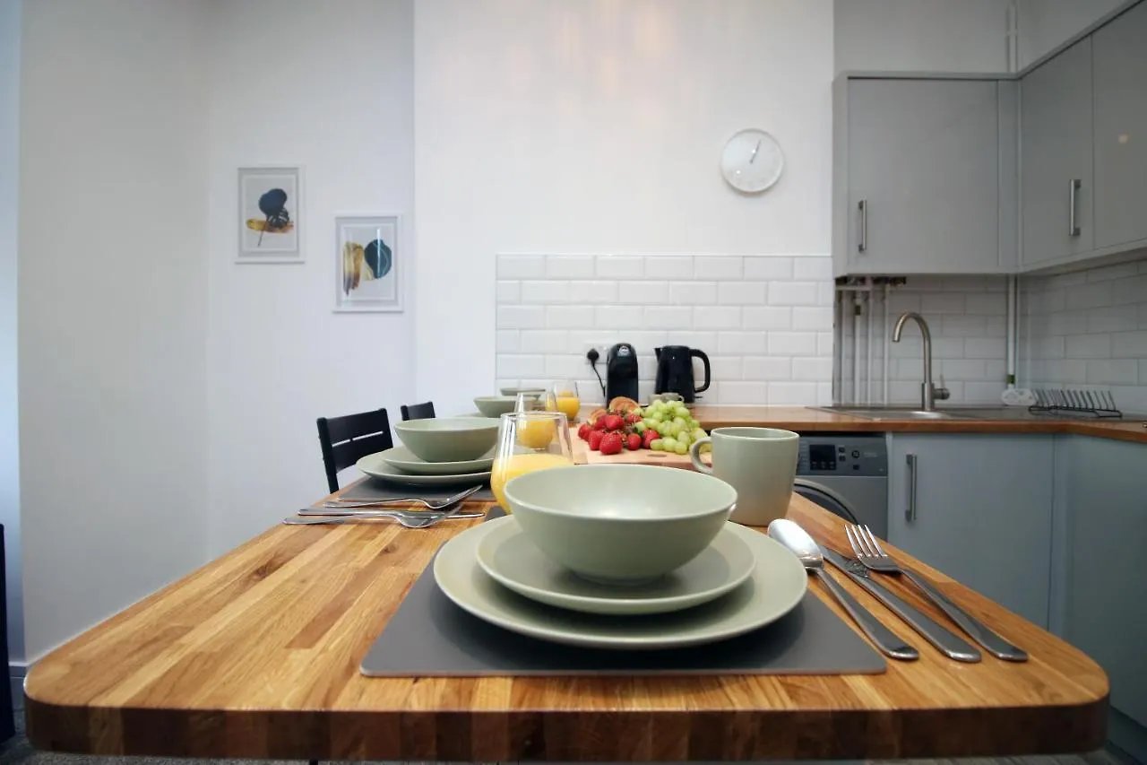 No 49 City Apartments, Perfect For Business And Leisure Stays, 10 Min Drive Into City Centre, Easy Access To Local Transport, 1Br And 2Br Available, Free Parking Cardiff United Kingdom