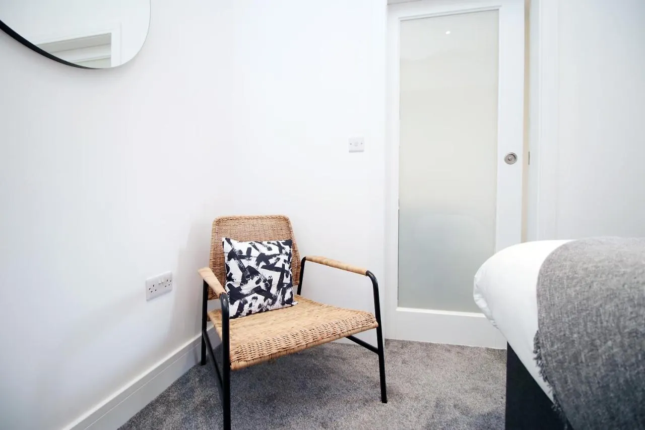 No 49 City Apartments, Perfect For Business And Leisure Stays, 10 Min Drive Into City Centre, Easy Access To Local Transport, 1Br And 2Br Available, Free Parking Cardiff 0*,  United Kingdom