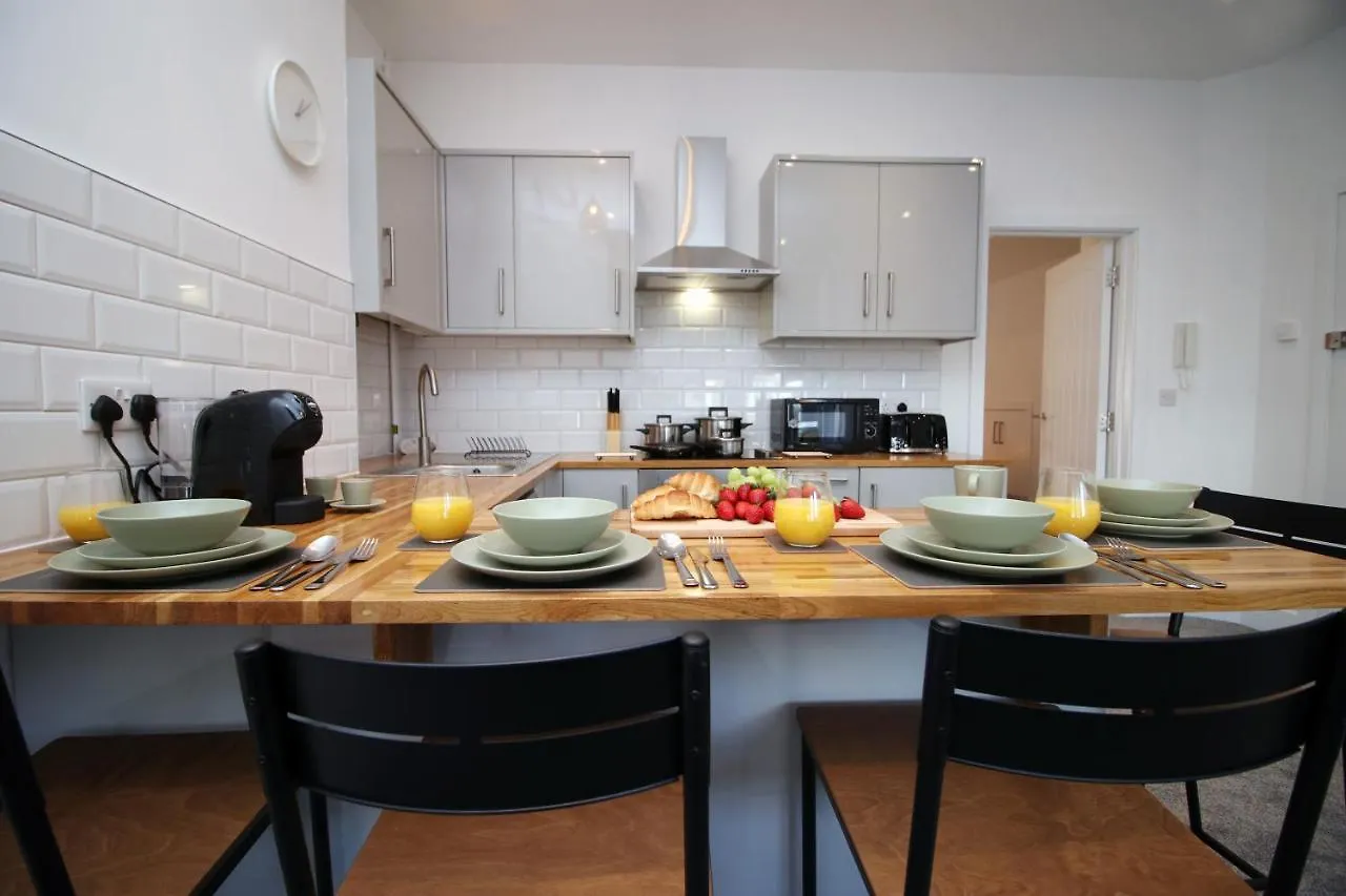 No 49 City Apartments, Perfect For Business And Leisure Stays, 10 Min Drive Into City Centre, Easy Access To Local Transport, 1Br And 2Br Available, Free Parking Cardiff United Kingdom