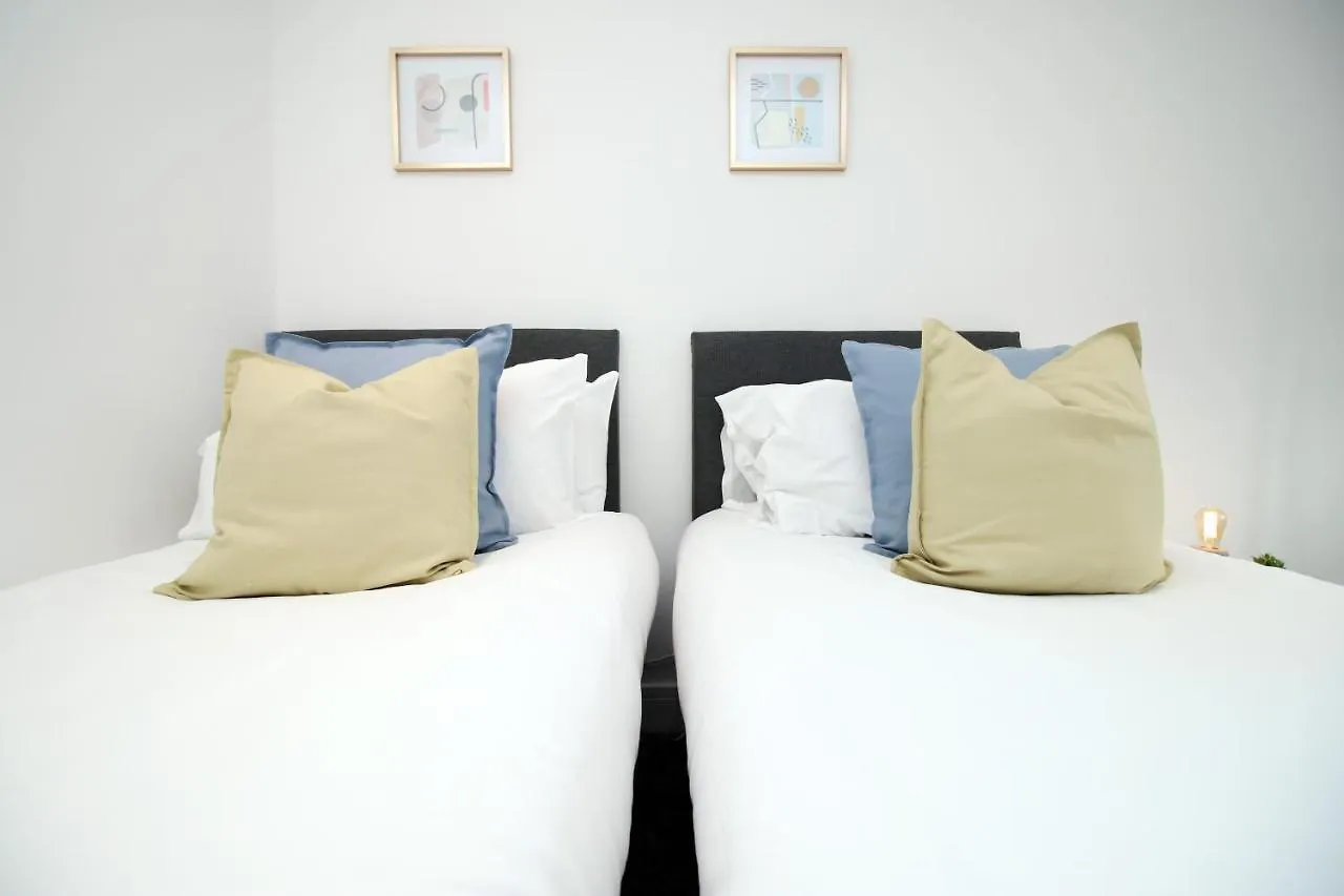 Apartment No 49 City Apartments, Perfect For Business And Leisure Stays, 10 Min Drive Into City Centre, Easy Access To Local Transport, 1Br And 2Br Available, Free Parking Cardiff
