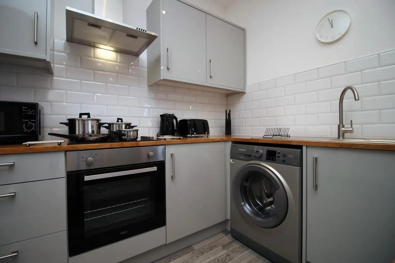 No 49 City Apartments, Perfect For Business And Leisure Stays, 10 Min Drive Into City Centre, Easy Access To Local Transport, 1Br And 2Br Available, Free Parking Cardiff United Kingdom