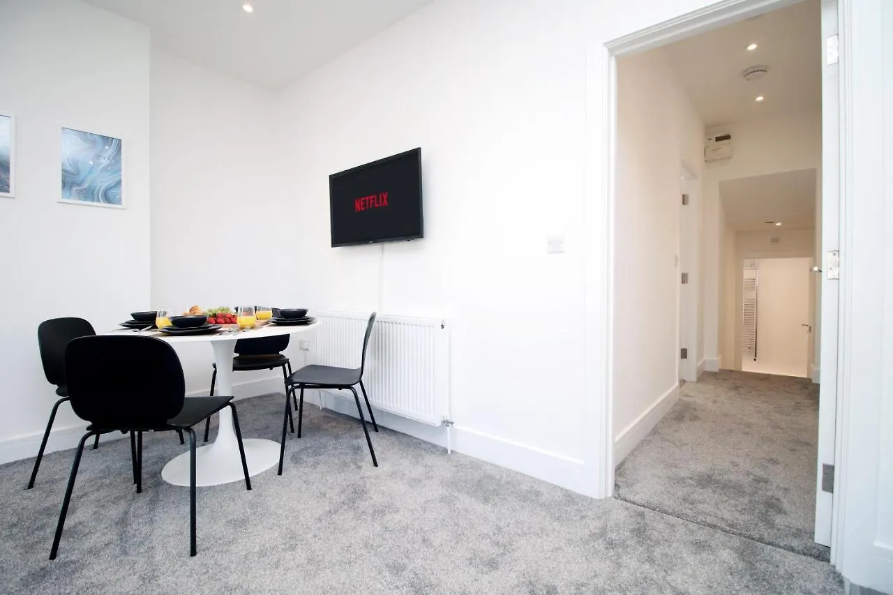 No 49 City Apartments, Perfect For Business And Leisure Stays, 10 Min Drive Into City Centre, Easy Access To Local Transport, 1Br And 2Br Available, Free Parking Cardiff 0*,  United Kingdom