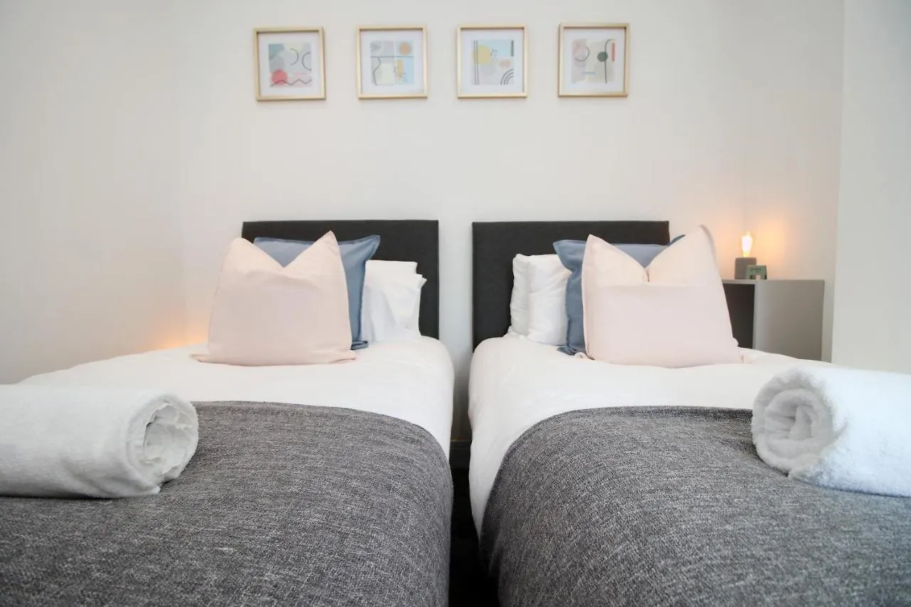 Apartment No 49 City Apartments, Perfect For Business And Leisure Stays, 10 Min Drive Into City Centre, Easy Access To Local Transport, 1Br And 2Br Available, Free Parking Cardiff
