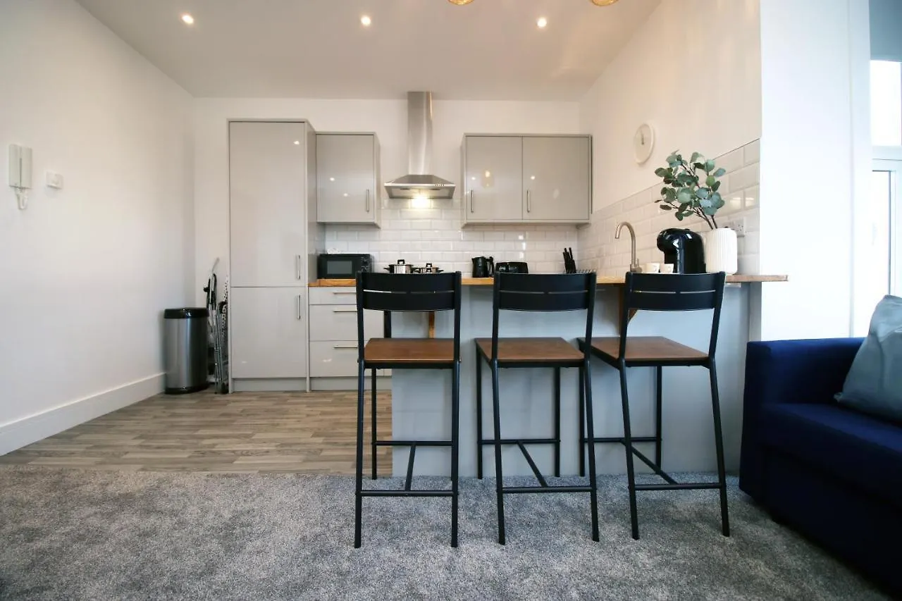 No 49 City Apartments, Perfect For Business And Leisure Stays, 10 Min Drive Into City Centre, Easy Access To Local Transport, 1Br And 2Br Available, Free Parking Cardiff
