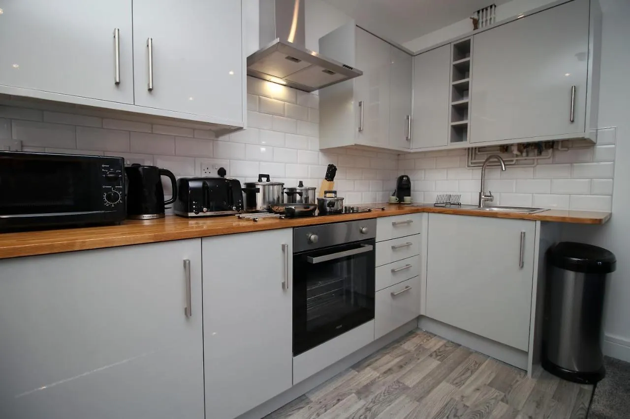 Apartment No 49 City Apartments, Perfect For Business And Leisure Stays, 10 Min Drive Into City Centre, Easy Access To Local Transport, 1Br And 2Br Available, Free Parking Cardiff United Kingdom