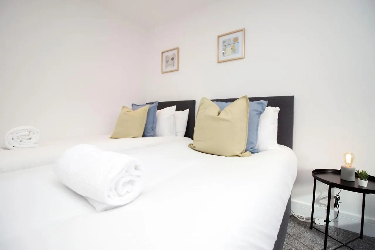 Apartment No 49 City Apartments, Perfect For Business And Leisure Stays, 10 Min Drive Into City Centre, Easy Access To Local Transport, 1Br And 2Br Available, Free Parking Cardiff