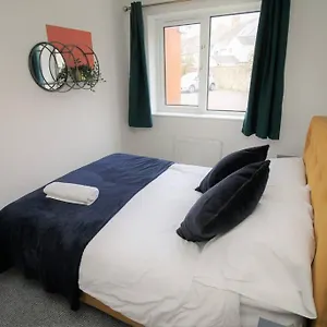Thesiger Court - Free Private Parking - By Promise Apartment